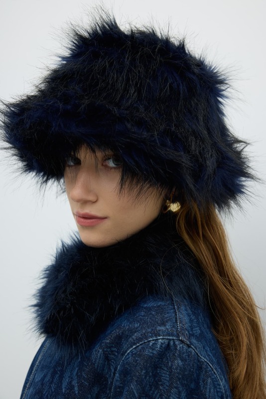 Peluş Detaylı Kova Şapka Lacivert - 2