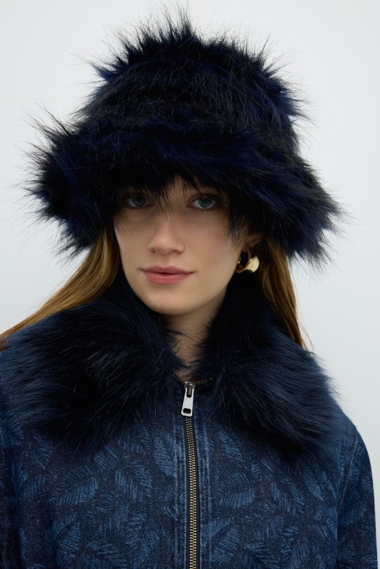 Peluş Detaylı Kova Şapka Lacivert - 1