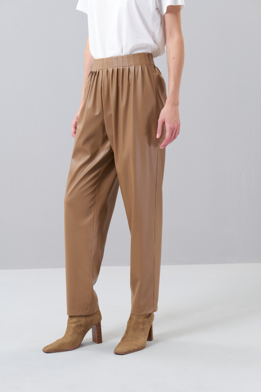 Pile Detaylı Havuç Deri Pantolon Camel - Roman (1)