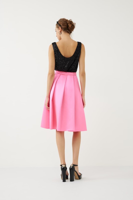 Saten Pileli Etek Pembe - Roman (1)