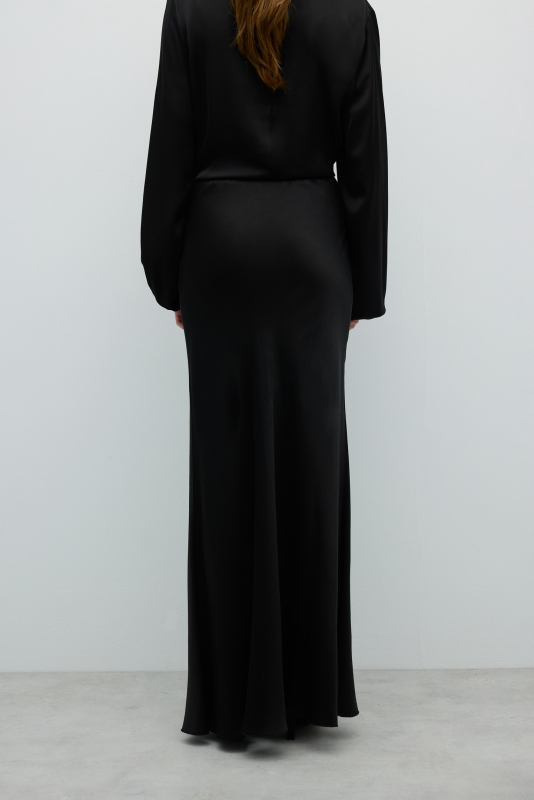 Saten Uzun Etek Siyah - Roman (1)