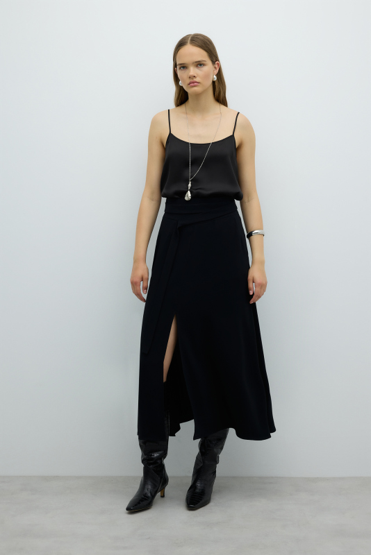 Şerit Detaylı Önden Yırtmaçlı Midi Boy Etek Siyah - 1