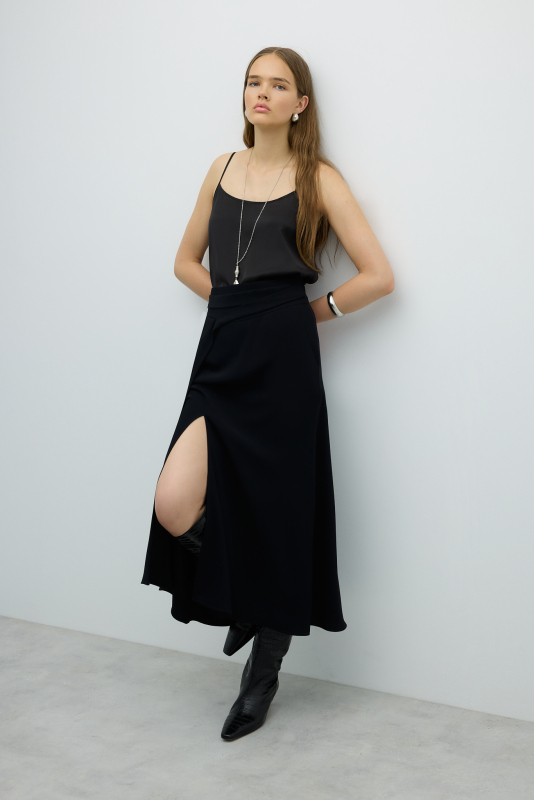 Şerit Detaylı Önden Yırtmaçlı Midi Boy Etek Siyah - 4