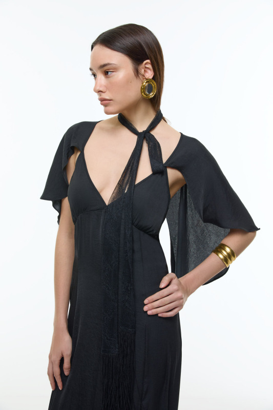 Pelerin Detaylı Sırt Dekolteli Maksi Boy Elbise Siyah - 4