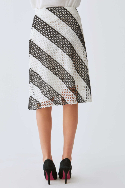 Siyah Desenli Etek Siyah-Beyaz - 2