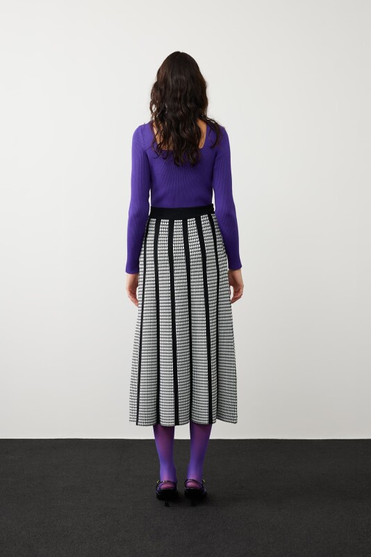 Kazayağı Desen Triko Etek Siyah-Beyaz - Roman (1)