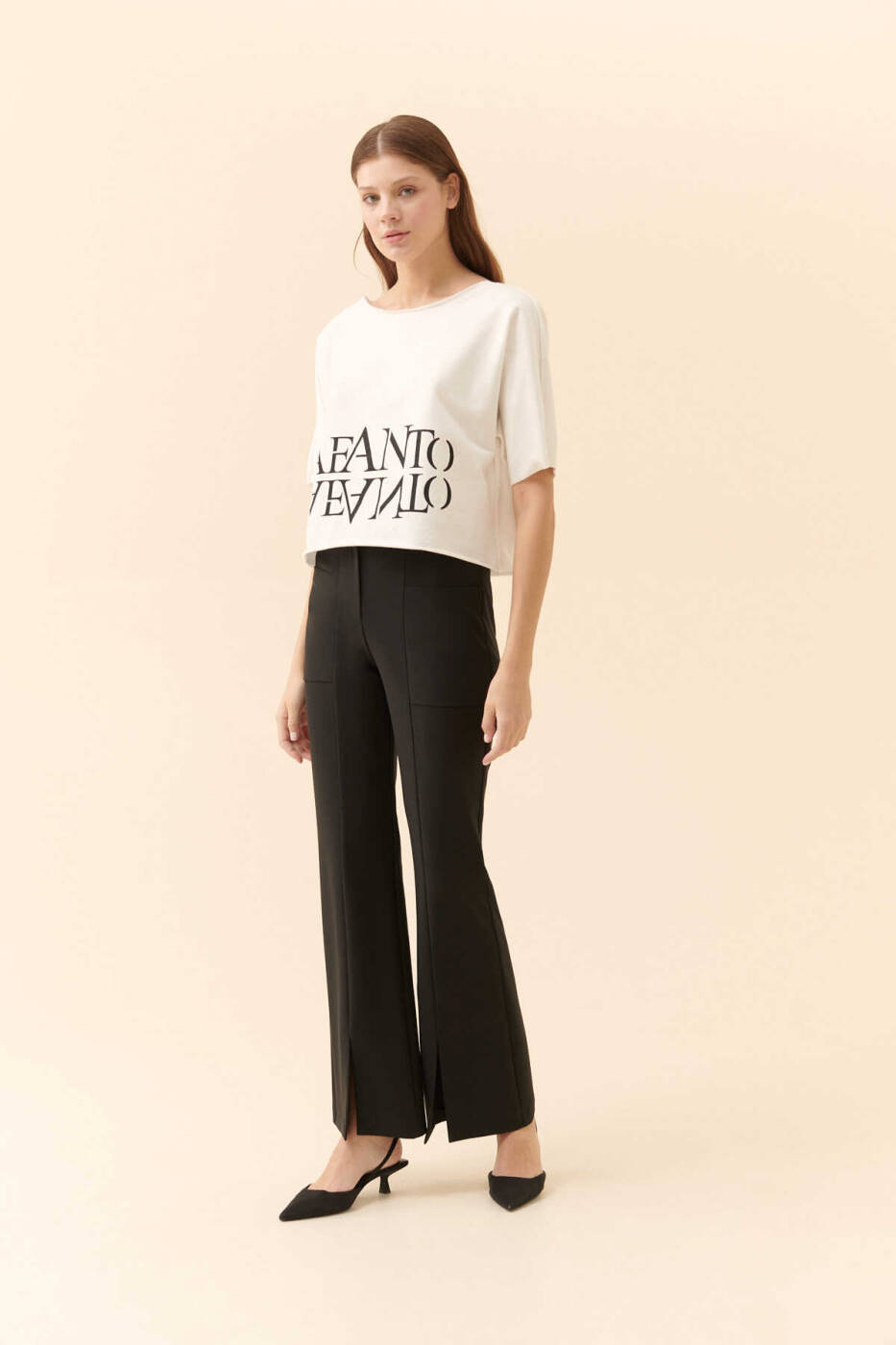 Geniş Yakalı Fafanto Yazı Baskılı Crop Sweatshirt Ekru - 3