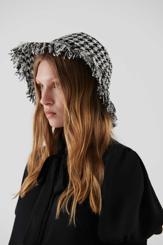 Houndstooth Patterned Hat Black-White - Roman