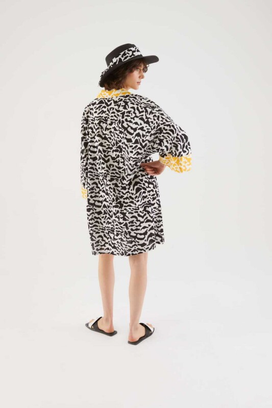 Yakalı Zebra Desenli Tunik Standart Renk - Roman (1)