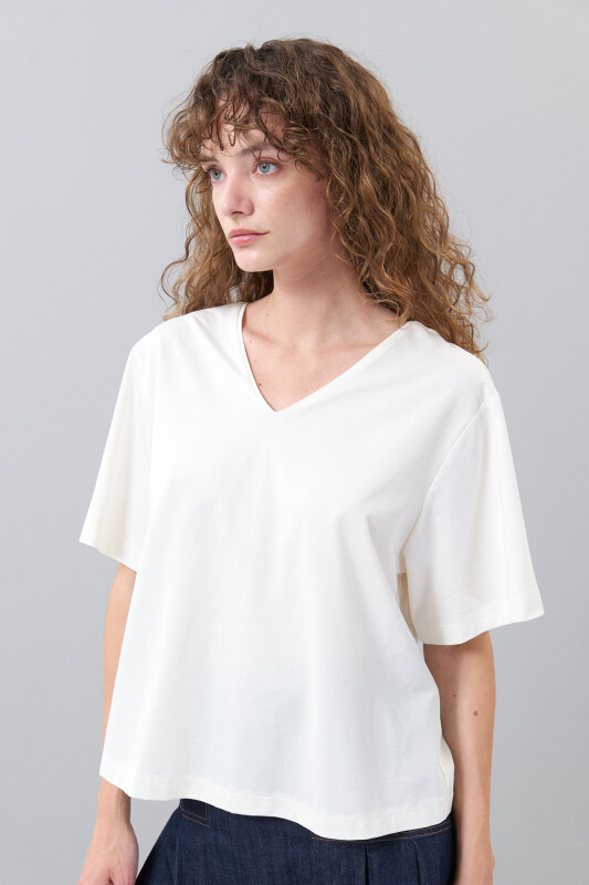 Sırtı Düğüm Görünümlü V Yaka T-Shirt Ekru - Roman