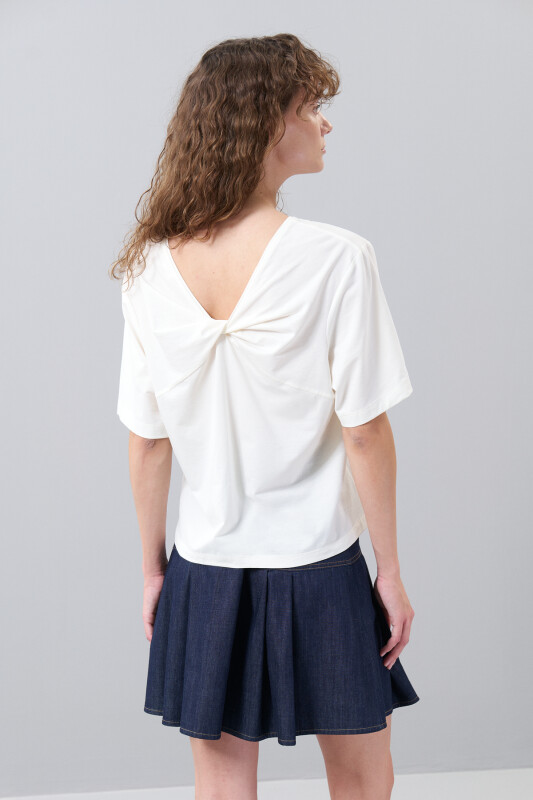 Sırtı Düğüm Görünümlü V Yaka T-Shirt Ekru - Roman (1)