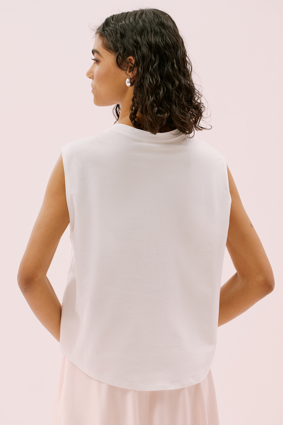 Asimetrik Kesim Kolsuz T-shirt Beyaz - 2