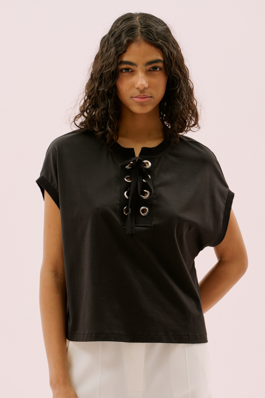 Kuş Gözü Detaylı Düşük Omuz T-shirt Siyah - Roman