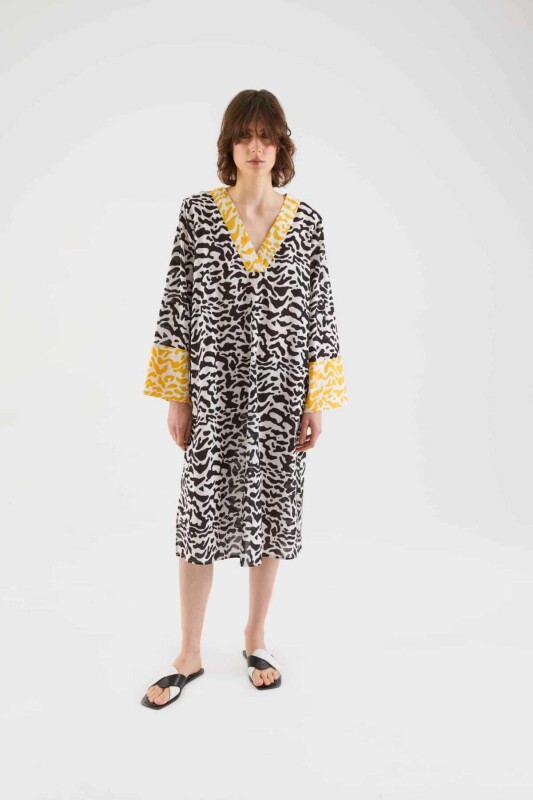 V Yakalı Zebra Desenli Kimono Standart Renk - Roman