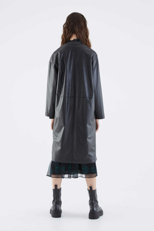  Leather Look Cap Black - Roman (1)