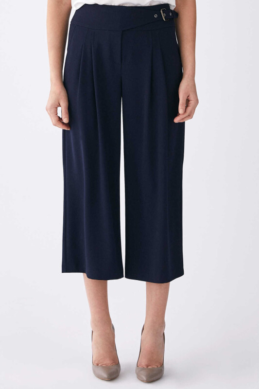 Buckle Detailed Bermuda Pants Navy - Roman