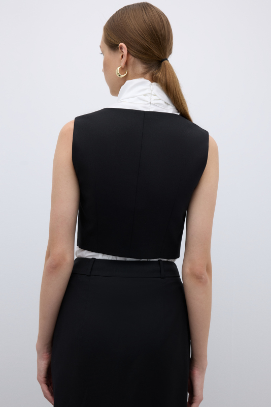 U Yaka Önü Düğmeli Yelek Siyah - 2