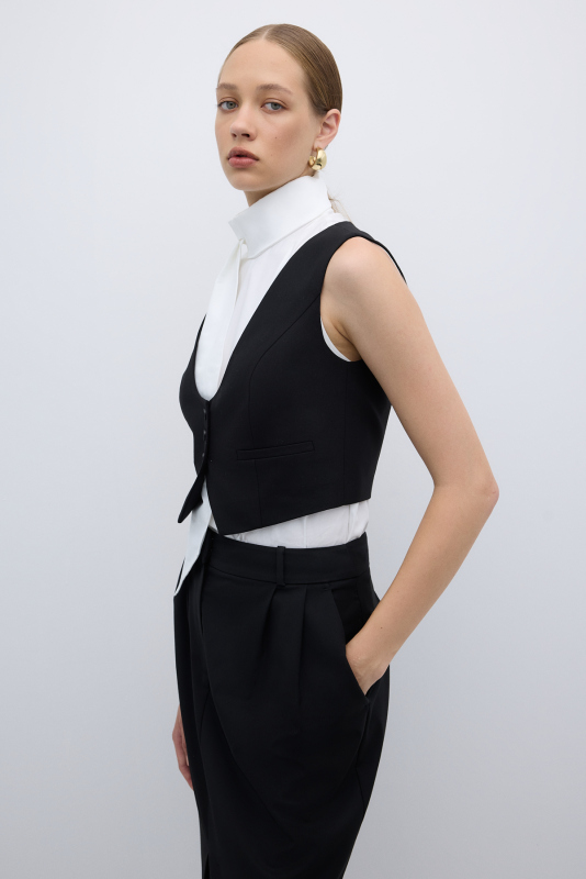 U Yaka Önü Düğmeli Yelek Siyah - 3