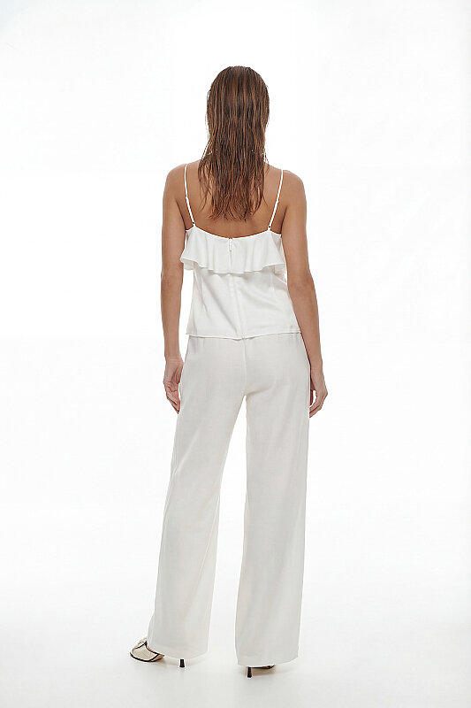 V Yaka İnce Askılı Volan Detaylı Bluz Beyaz - Roman (1)