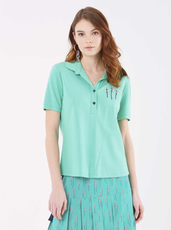 V Yakalı Çiçek Desenli Basic Kadın T-Shirt Yeşil - Roman