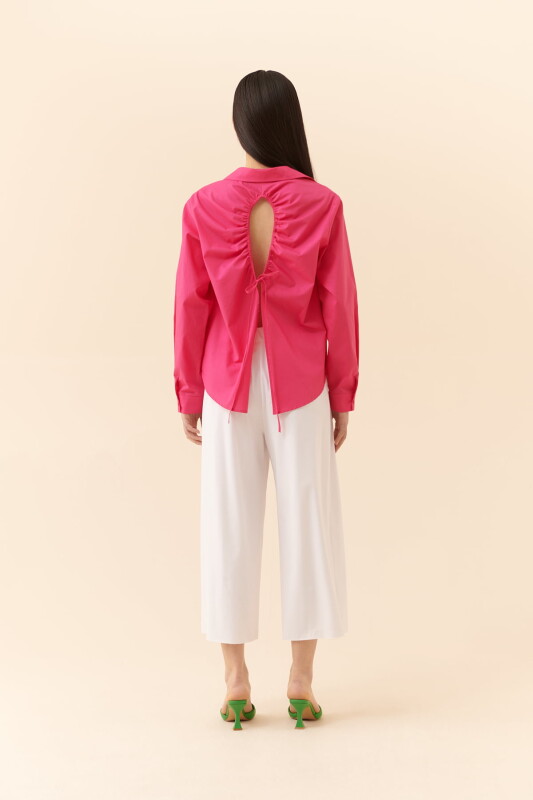 Gömlek Fuşya - Roman (1)