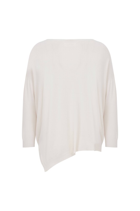 V Yaka Triko Kemik - Roman (1)