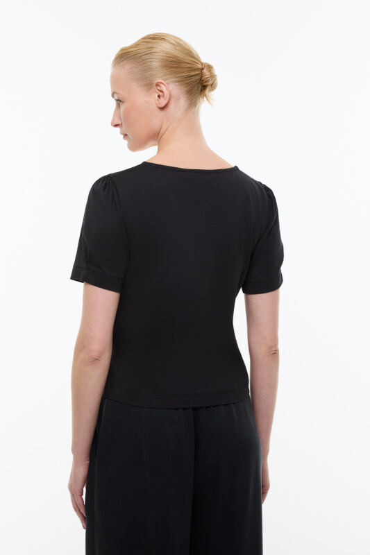 Yaka Detaylı T-shirt Siyah - Roman (1)
