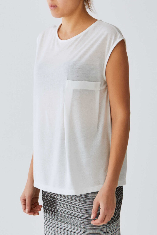 Yakası Geniş Ve Detaylı T-shirt Ekru - 3