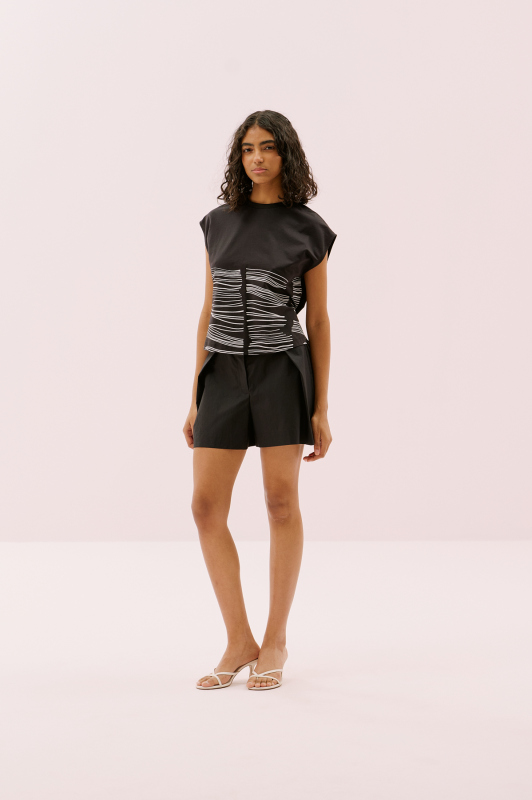 Yanları Yırtmaç Detaylı Baskılı Kolsuz T-shirt Siyah - 3