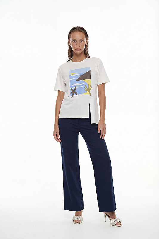 Yırtmaç Detaylı Baskılı T-shirt Ekru - 3