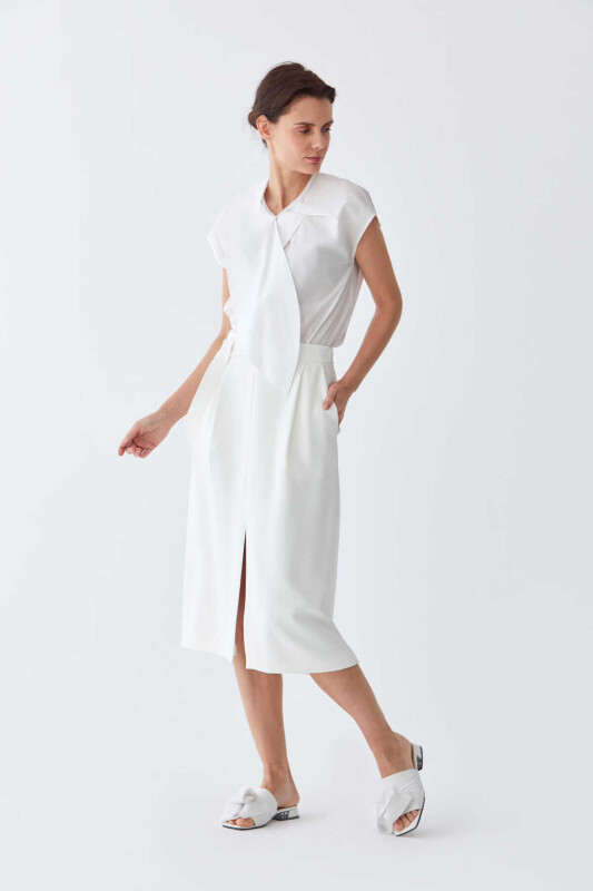 Yırtmaç Detaylı Etek Krem - 3