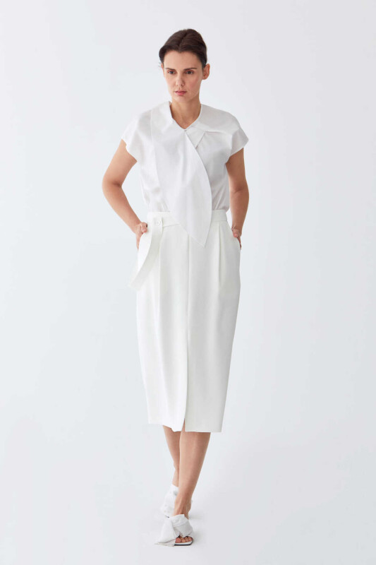 Yırtmaç Detaylı Etek Krem - 4