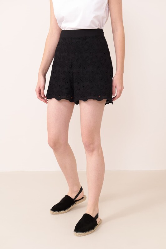 High Waisted Embroidery Shorts Black - 3